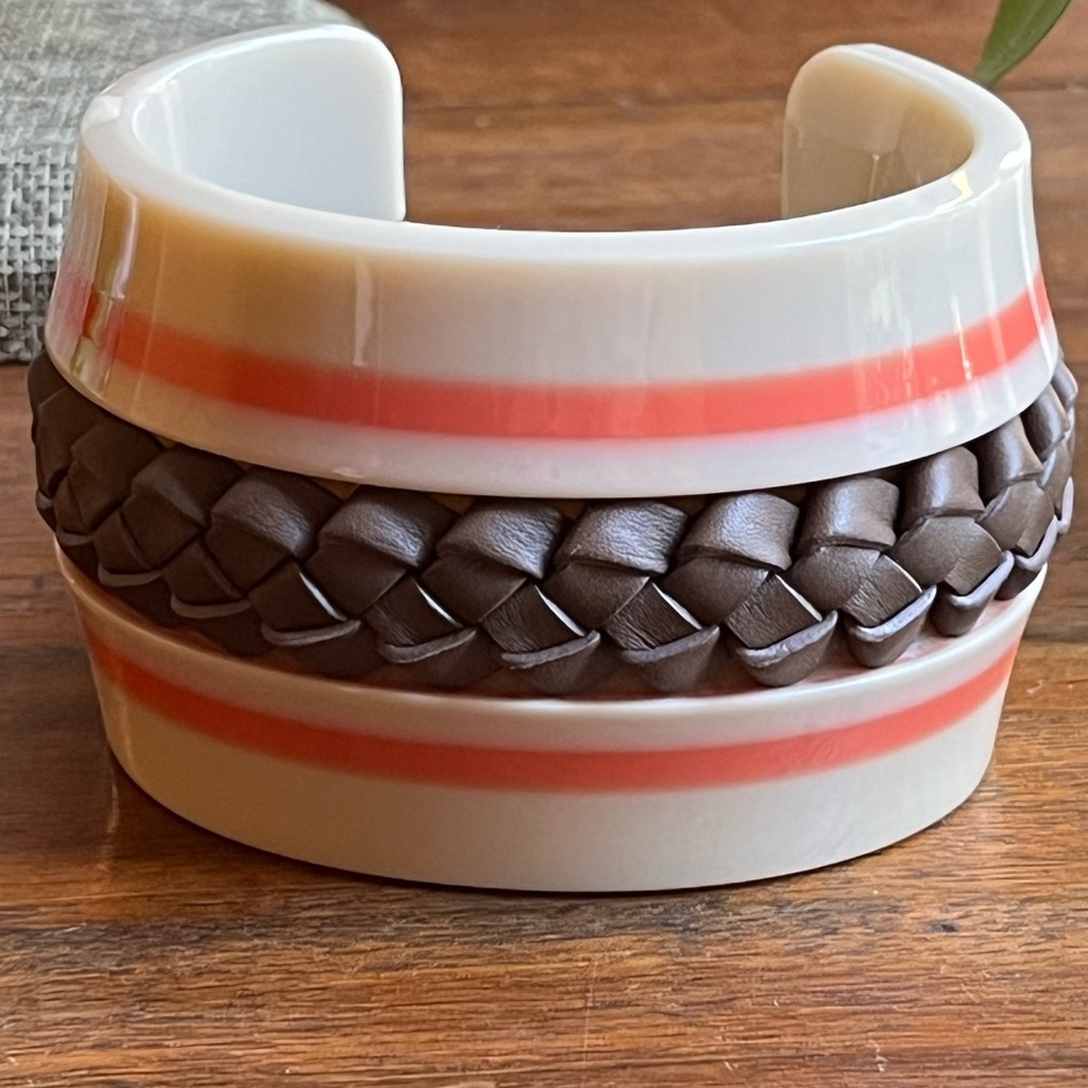 Tod’s resin & leather cuff bracelet with silver tone metal!  Made in Italy!  ❤️